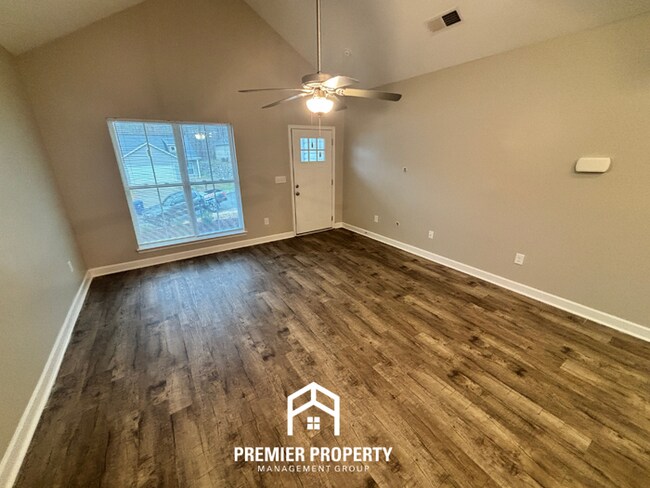 Photo - Charming 3BR Home with Vaulted Ceilings, Stainless Steel Kitchen & Fenced Yard in Odenville