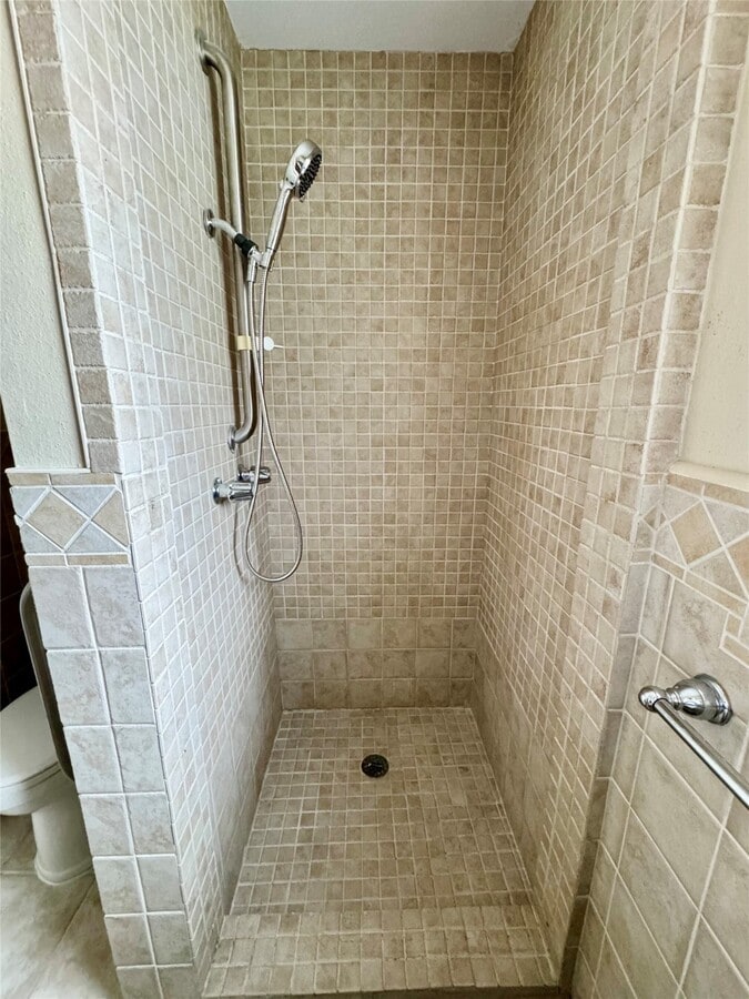 Photo - 8218 Edgemoor Dr