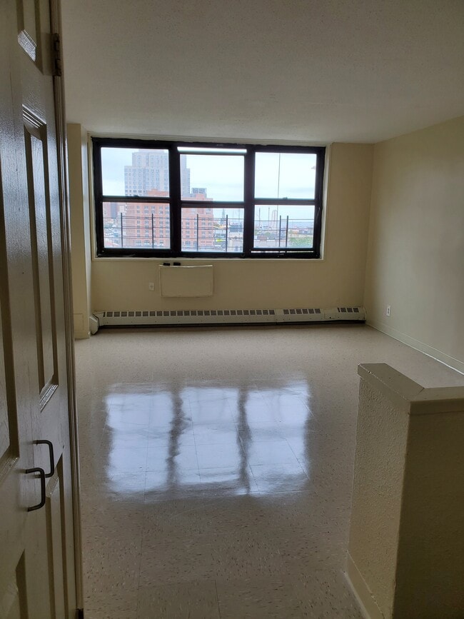 Photo - Ocean Towers