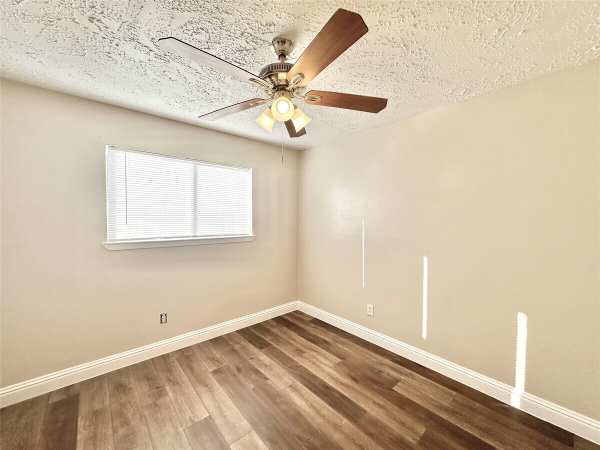 Photo - 14227 Cornelia Dr