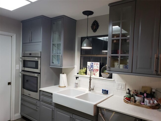 Photo - 128 Long Wood Ave