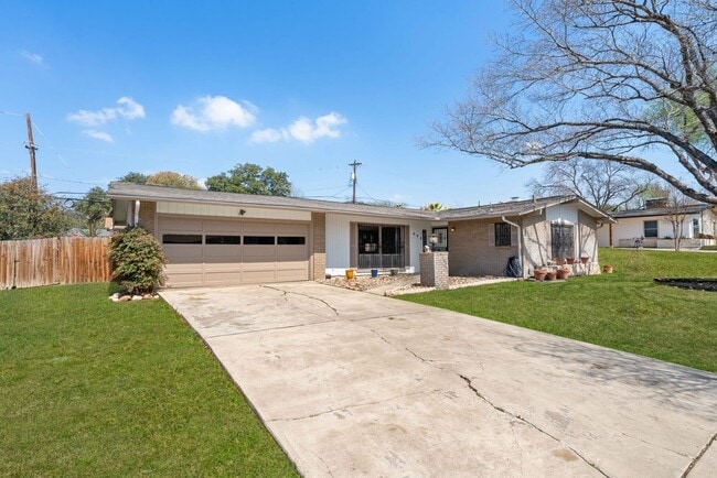 Photo - 303 Marquis Ln