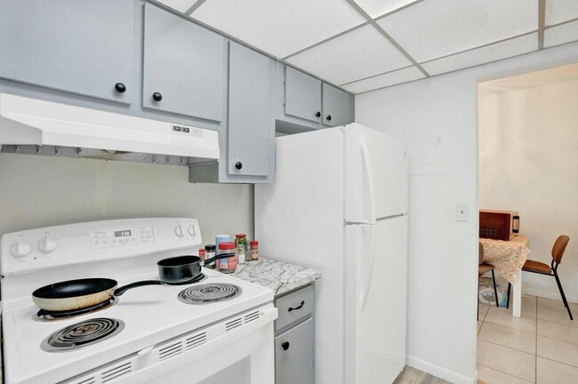 Building Photo - 618 NW 13th St Rental