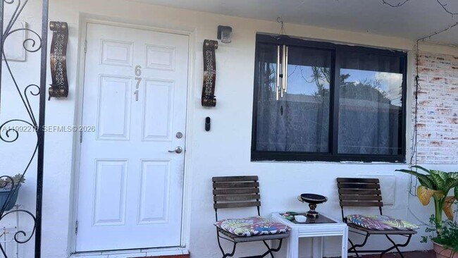 Photo - 673 W 30th St Unit 671