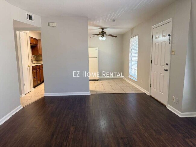 Building Photo - 2102 5th Ave N