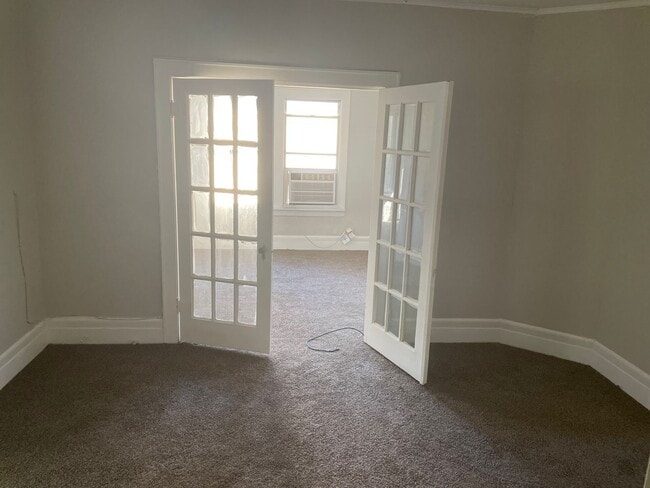 Photo - 264 Wyandotte St
