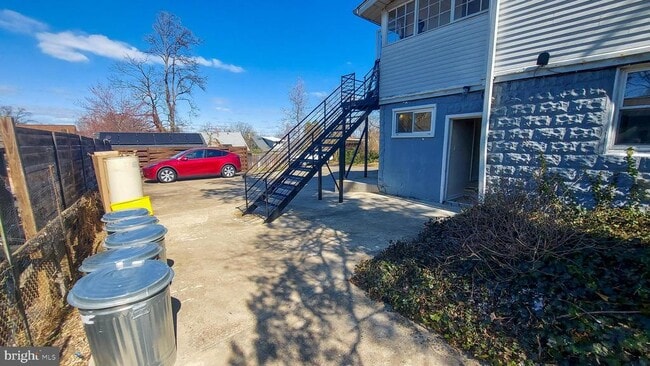 Photo - 228 Manor Cir