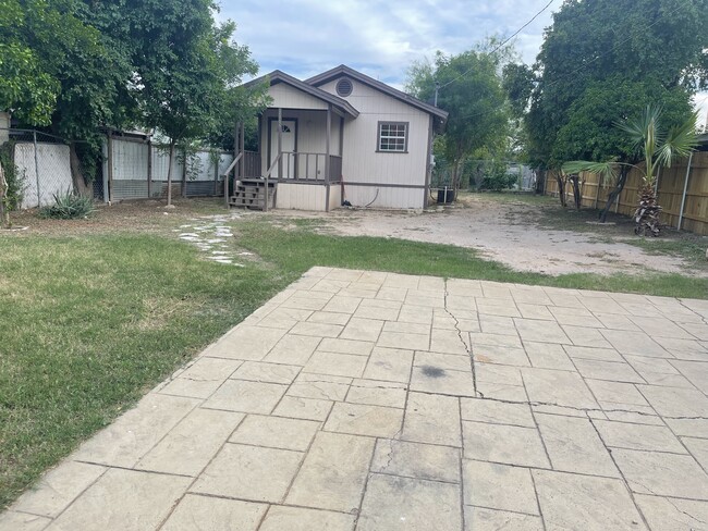 Building Photo - 2005 Iturbide St Rental