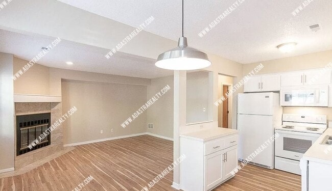 Photo - Beautiful and Spacious Townhome in LAWRENCE-Available in MAY!!