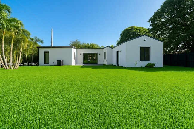 Photo - 185 NE 106th St