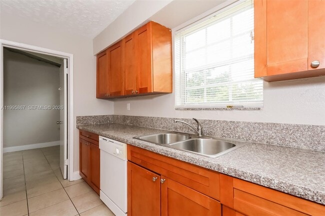 Photo - 6331 Southgate Blvd