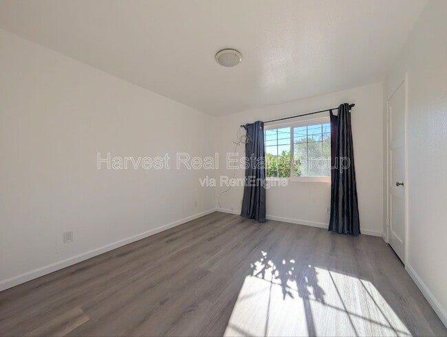 Photo - 3446 Pine St