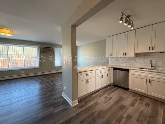 Photo - 800 Graceland Ave Unit 304