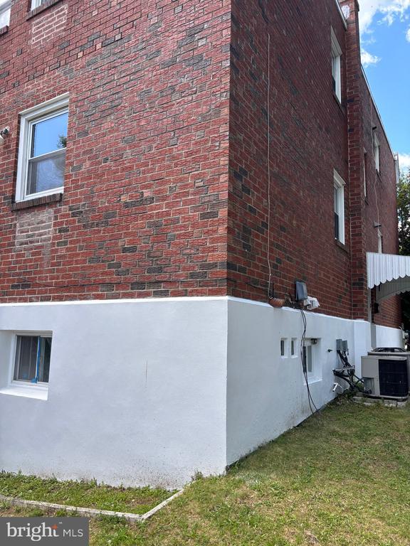 Photo - 201 Lockart Terrace