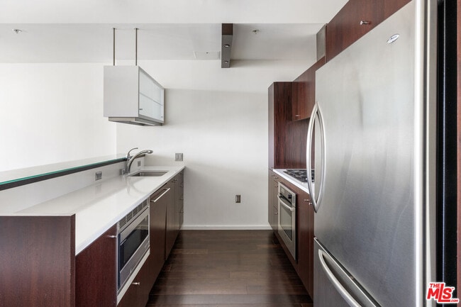 Photo - 1155 S Grand Ave Unidad 912