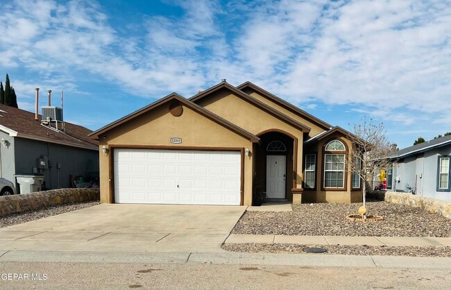 Building Photo - 12369 Tierra Apache Rd