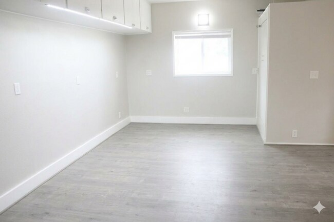 Photo - 318 107th St SW Unit c