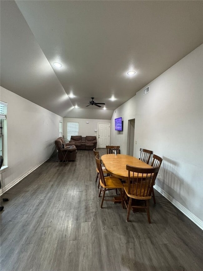 Photo - 1217 N Stephens Ave