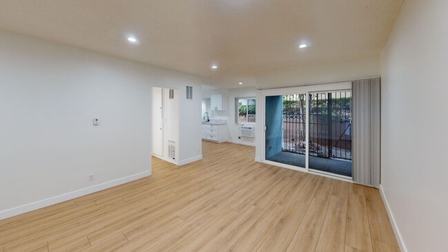 Photo - 12159 Magnolia Blvd