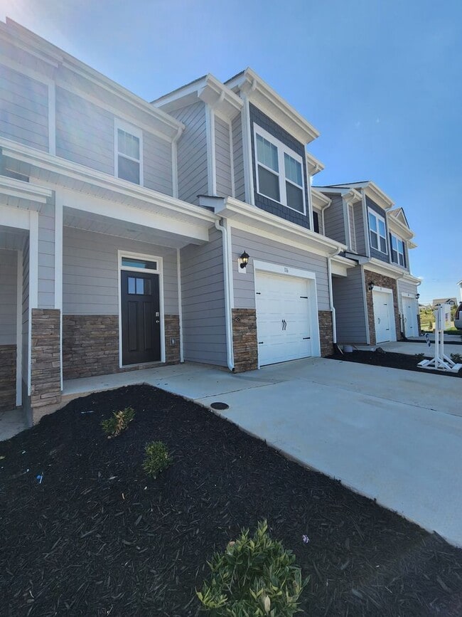 Photo - **6 Month Lease** Hendersonville Rental!