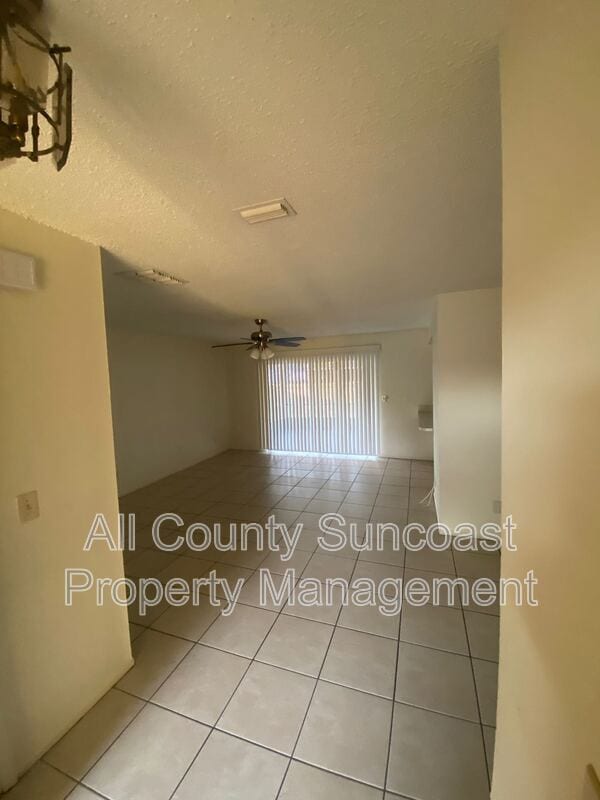 Photo - 2578 Surrey Dr