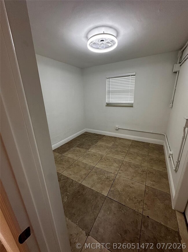 Photo - 230 NE 21st St
