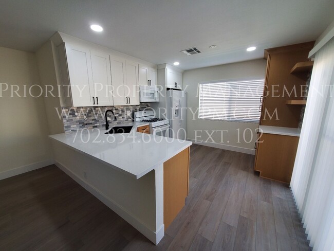 FULLY REMODELED~ 3 Bed 2bath ~ Spring Vall... - FULLY REMODELED~ 3 Bed 2bath ~ Spring Vall... House