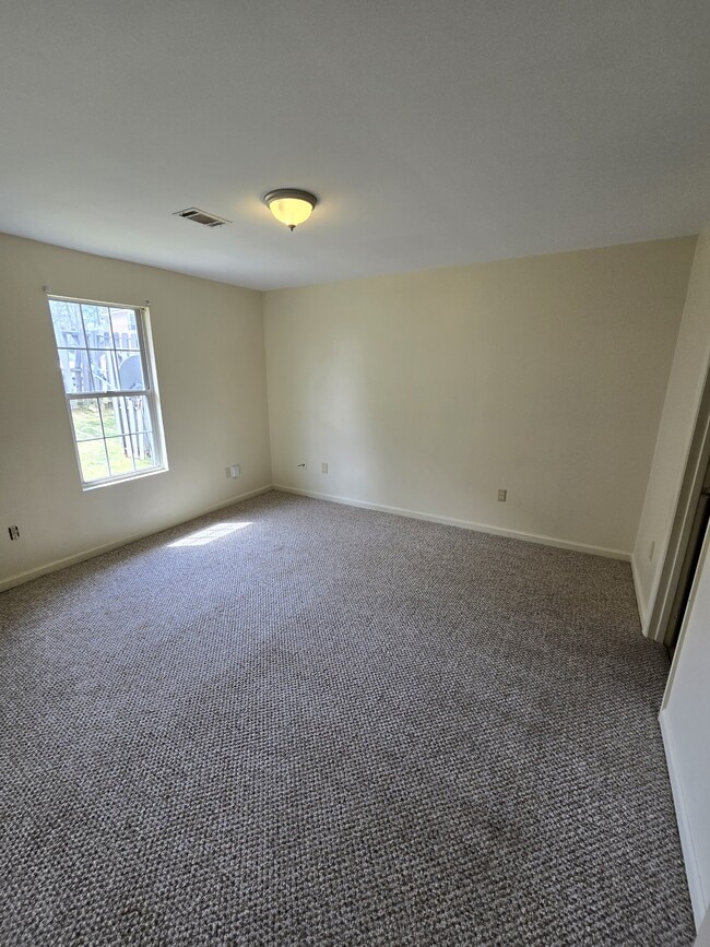 Photo - 307 Fairview St