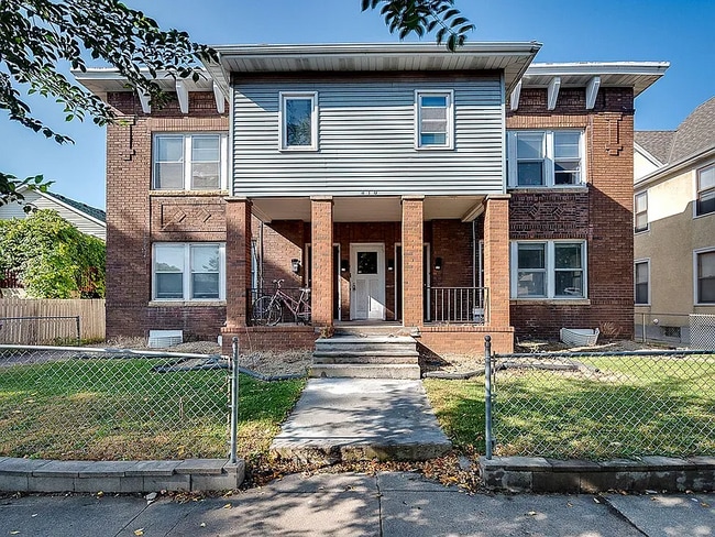 Building Photo - 410 5th St NE Unit 3