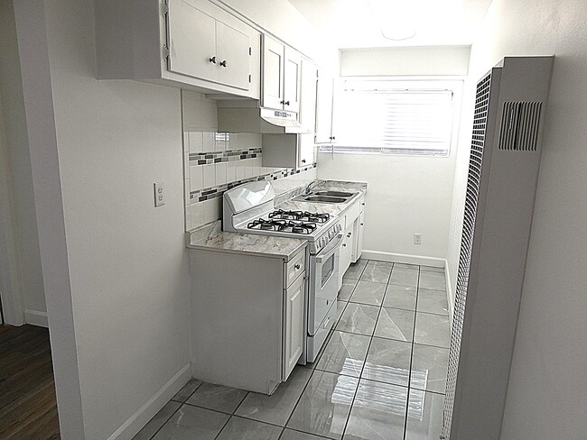 Photo - 720 Bartlett St