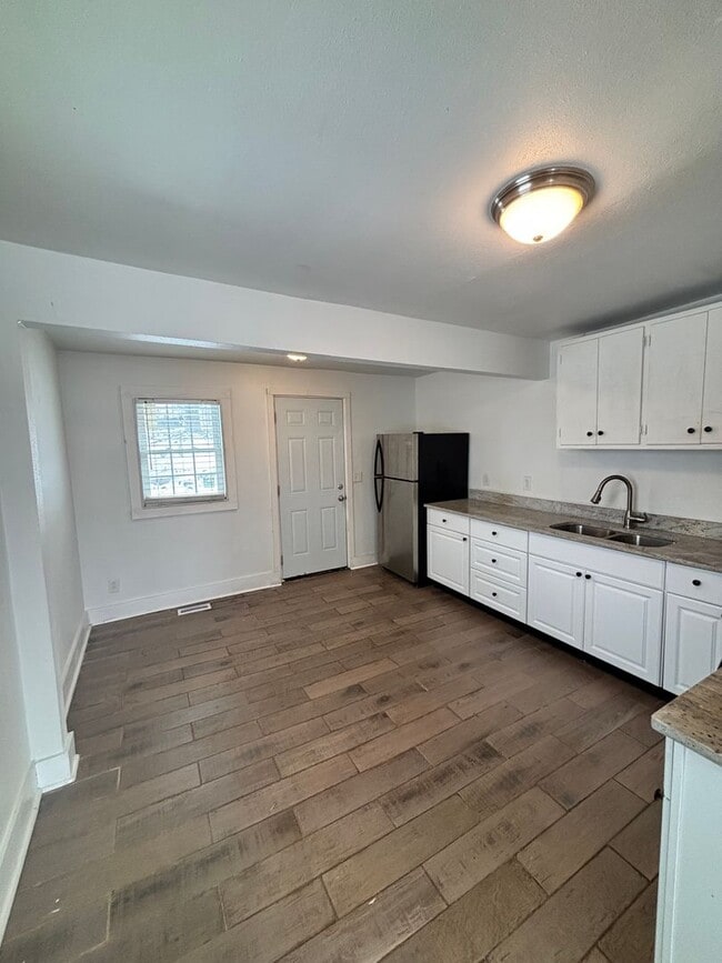 Photo - Cottage Minutes from Downtown and UT Campus!