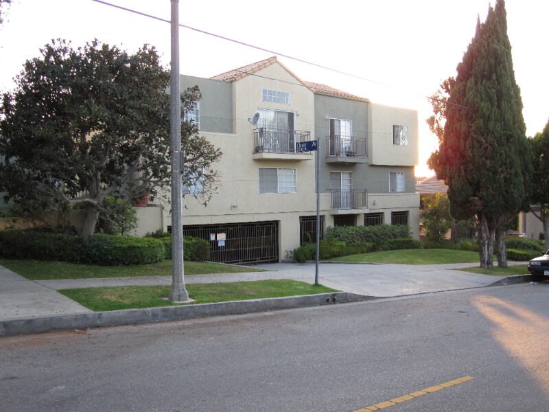 Photo - 3031 Grand View Blvd Unidad 114