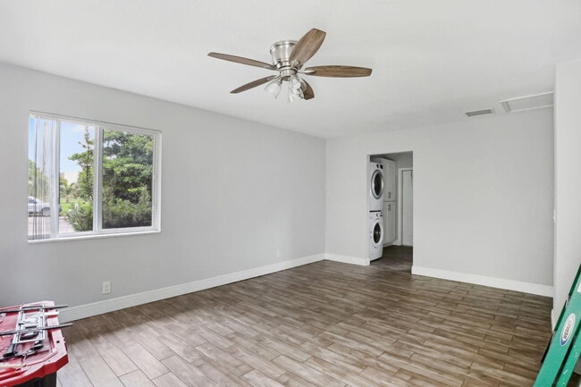 Photo - 2227 NE 3rd Ave