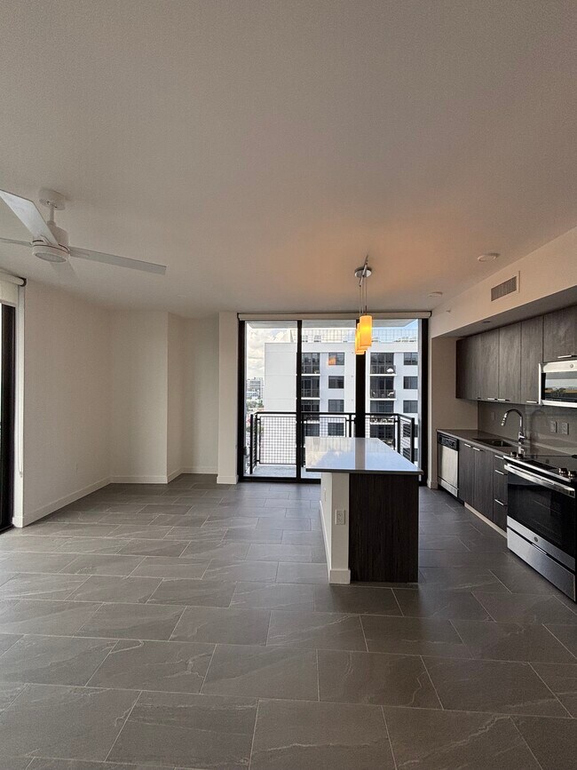 Photo - 133 NE 24th St Unidad B19