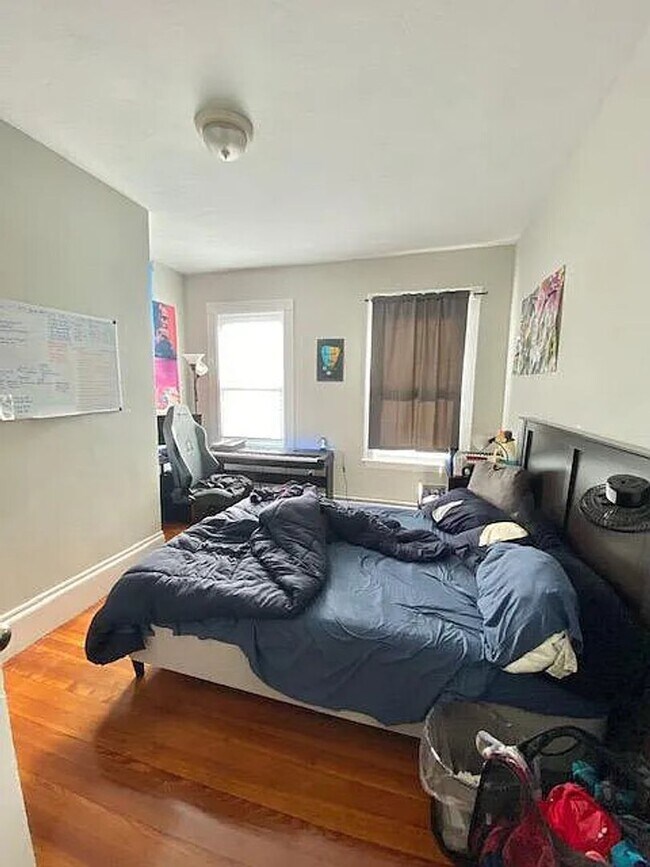 Photo - NO BROKER FEE ~ SPACIOUS MISSION HILL 3 BED AVAILABLE 9/1