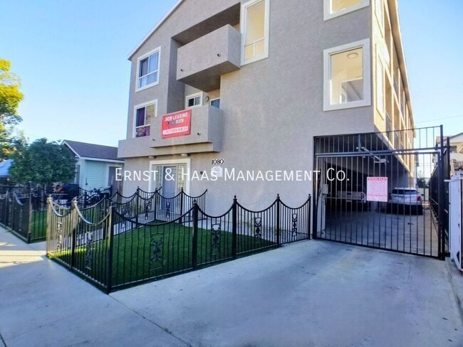 Building Photo - 1080 St Louis Ave Unit #203