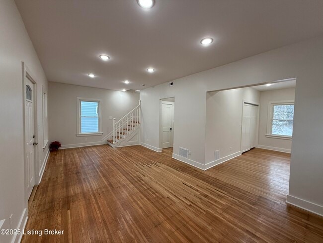 Photo - 730 Hazel St