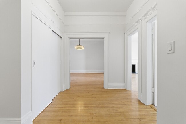 Photo - 45 Spadina Rd