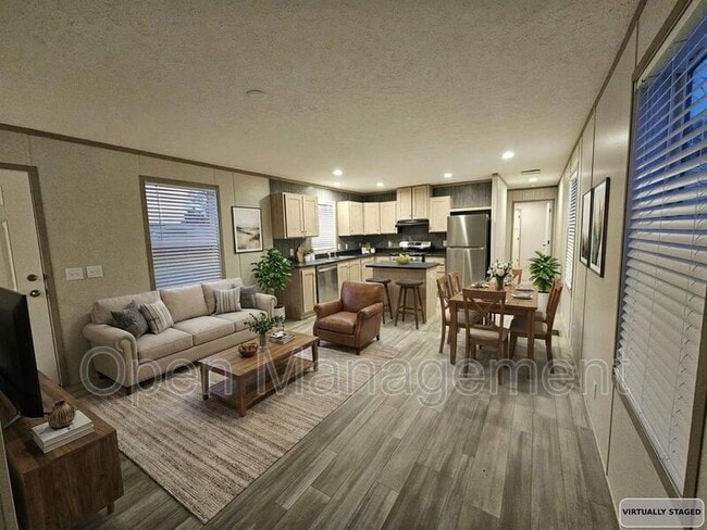 Photo - 725 S 12th St