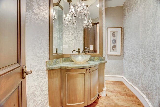 Building Photo - 5015 Jason St