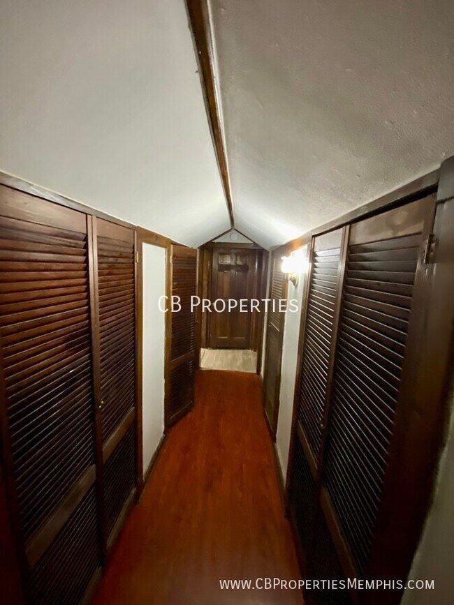 Photo - Studio Apt near Campus!