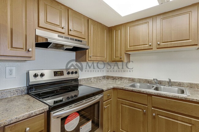 Building Photo - 3810 N Maryvale Pkwy Unit 1050