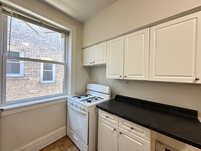 Photo - 329 Kedzie St Unit 3