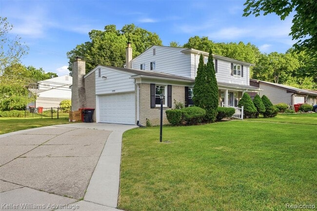 Photo - 27955 Berkshire Dr