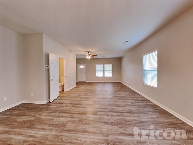 Photo - 616 Sawtooth Oak Drive