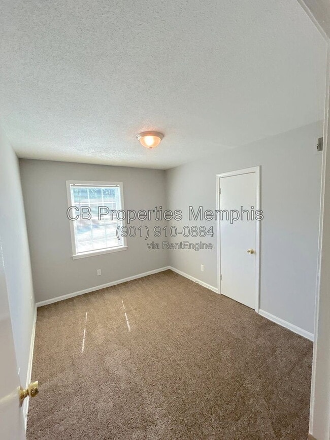 Photo - 4811 Bradford Dr