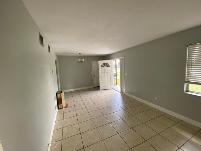 Photo - Three bedrooms one bath Deltona