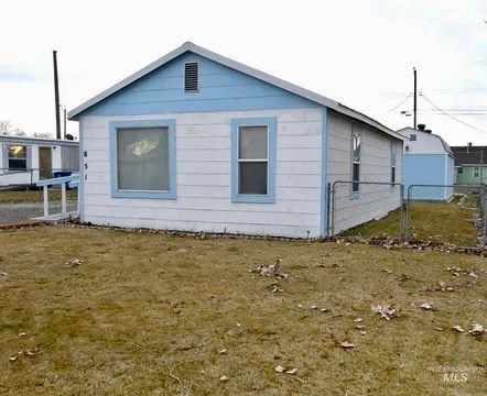 Photo - 851 4th Ave W