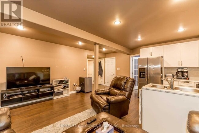 Photo - 22 Dunsmore Ln