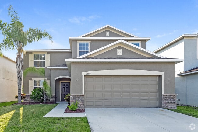 Building Photo - Spacious 6-Bedroom Florida Home